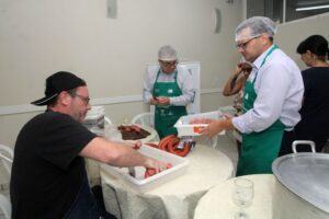 6o-medicos-na-cozinha-2024-fotos-do-preparo-dos-alimentos-apoios-sociedade-joinvilense-de-medicina-18